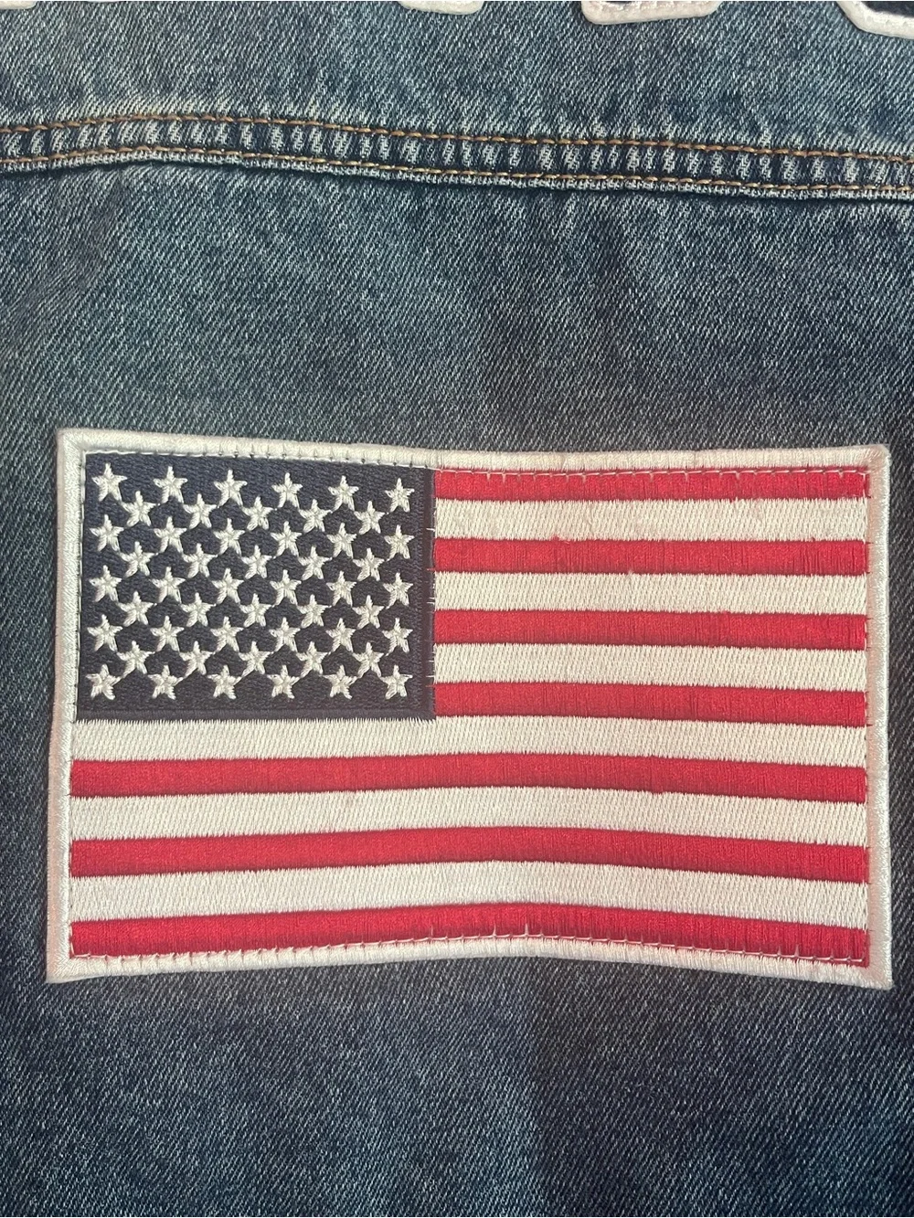 Levi’s Youth Denim Trucker Jacket USA Flag & Levi’s Patch Size Medium